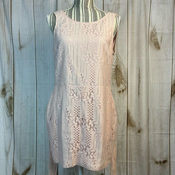Vince Camuto Lace Floral Design Mini Dress with Tie Belt Lined Pink Size 6 - Picture 5 of 11